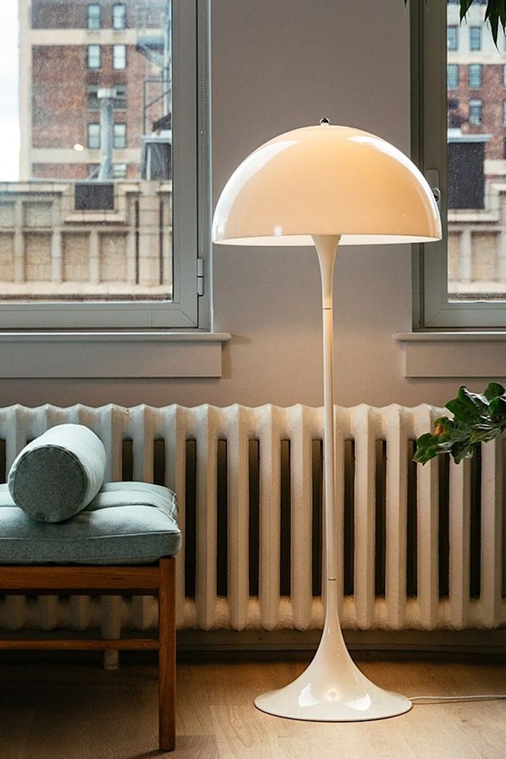 Planifica la iluminación de tu hogar con tres tipos de iluminación diferentes, aquí puedes ver la lámpara plisada Matin de HAY. 