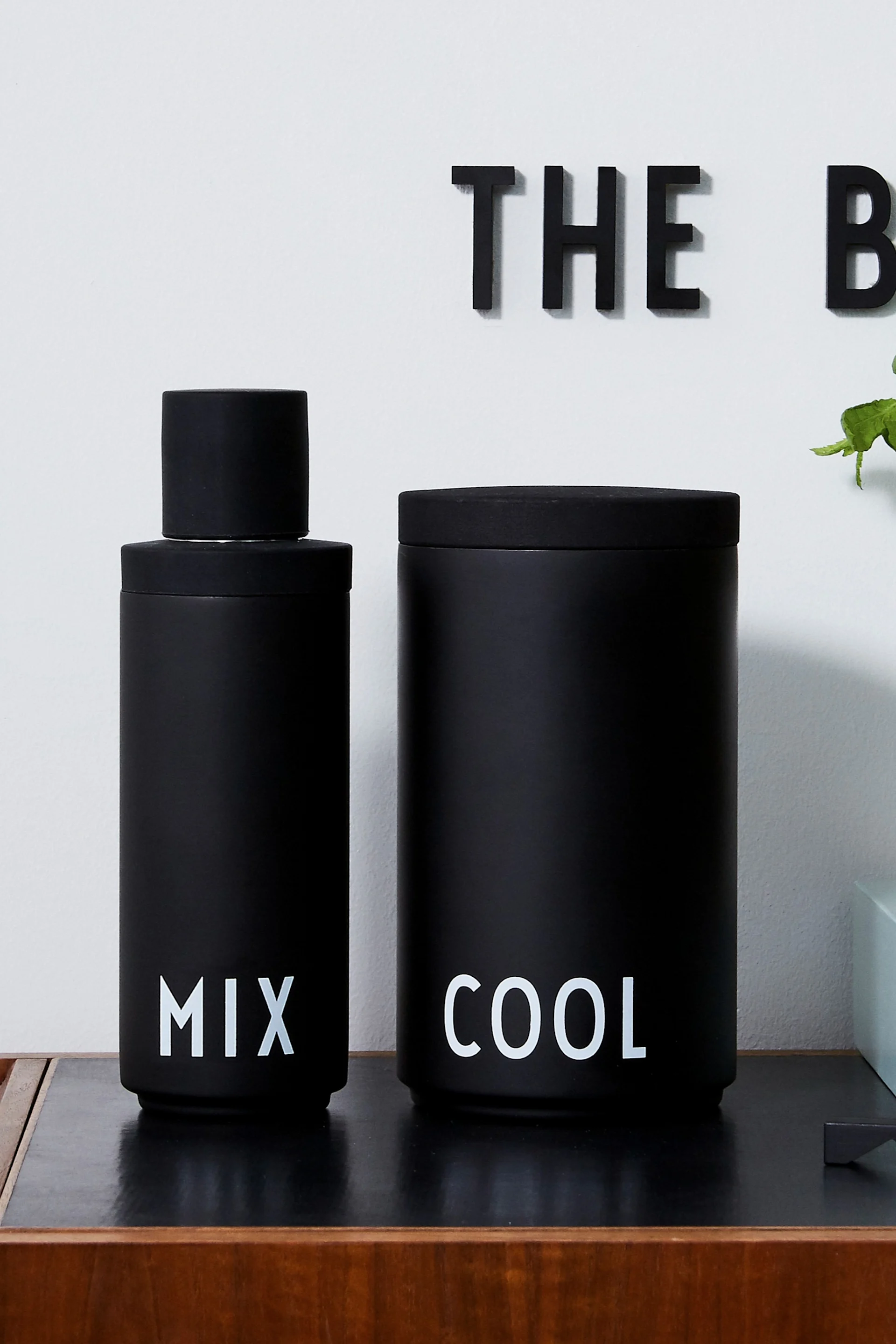 Para preparar los mejores cócteles se necesitan los accesorios de bar adecuados. Aquí puedes ver los accesorios de Design Letters.