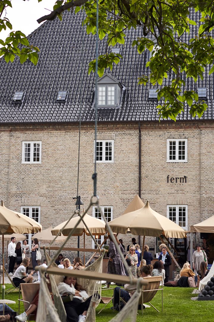 El exterior del showroom de Ferm LIVING en Copenhague, Dinamarca