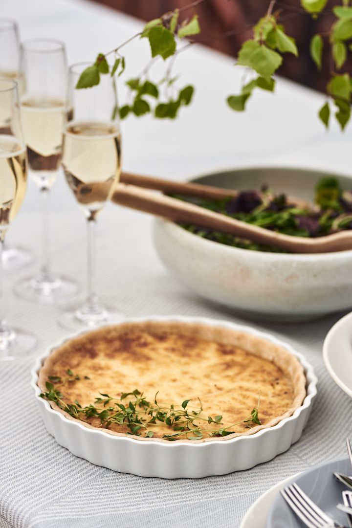 El clásico pastel de Västerbotten es un plato tradicional sueco de verano y la comida
perfecta para una fiesta estival en el jardín.