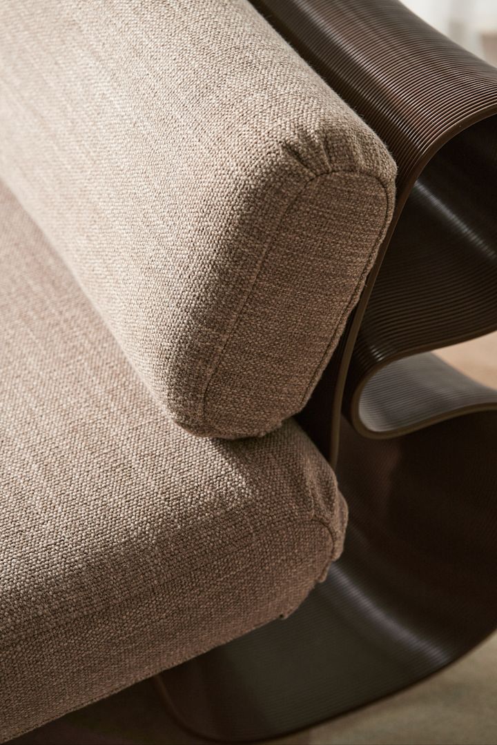 Primer plano del sillón Eel de Ekbacken Studios impreso en 3D.