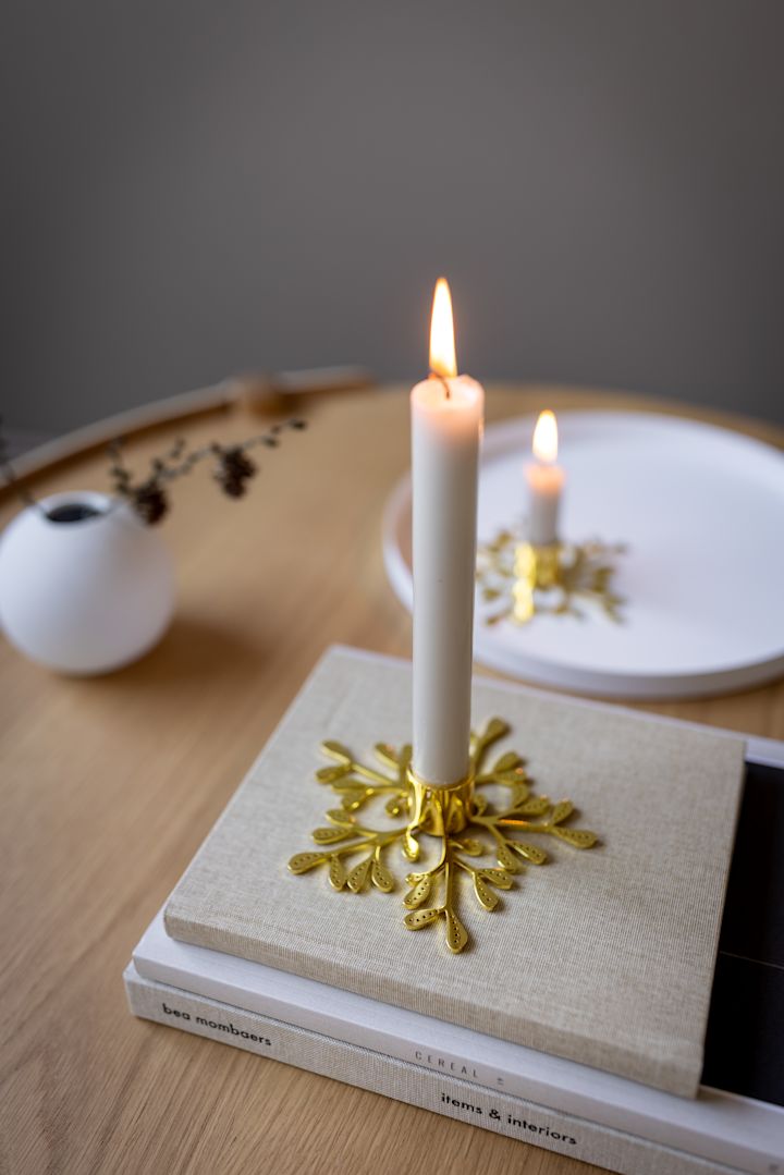 El candelabro de adviento Hilke es un complemento tradicional para tu decoración navideña en 2024.