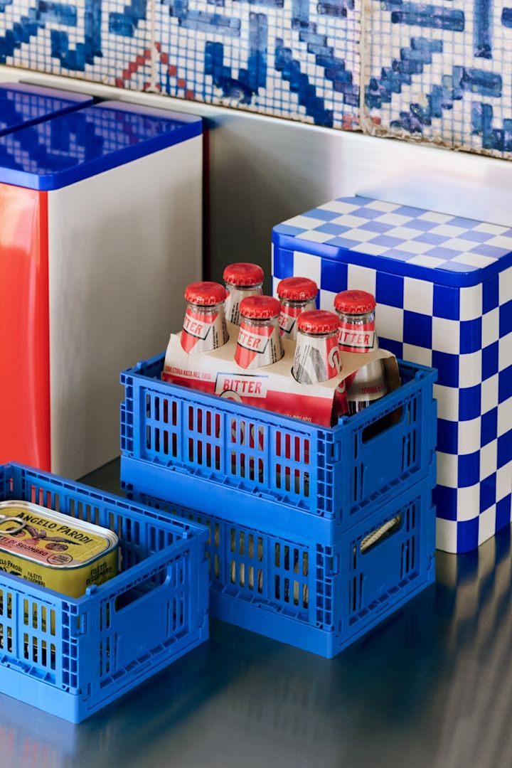 Las cajas Colour Crate de HAY están disponibles en diferentes colores y tamaños, y te ayudarán a organizar tu despensa.