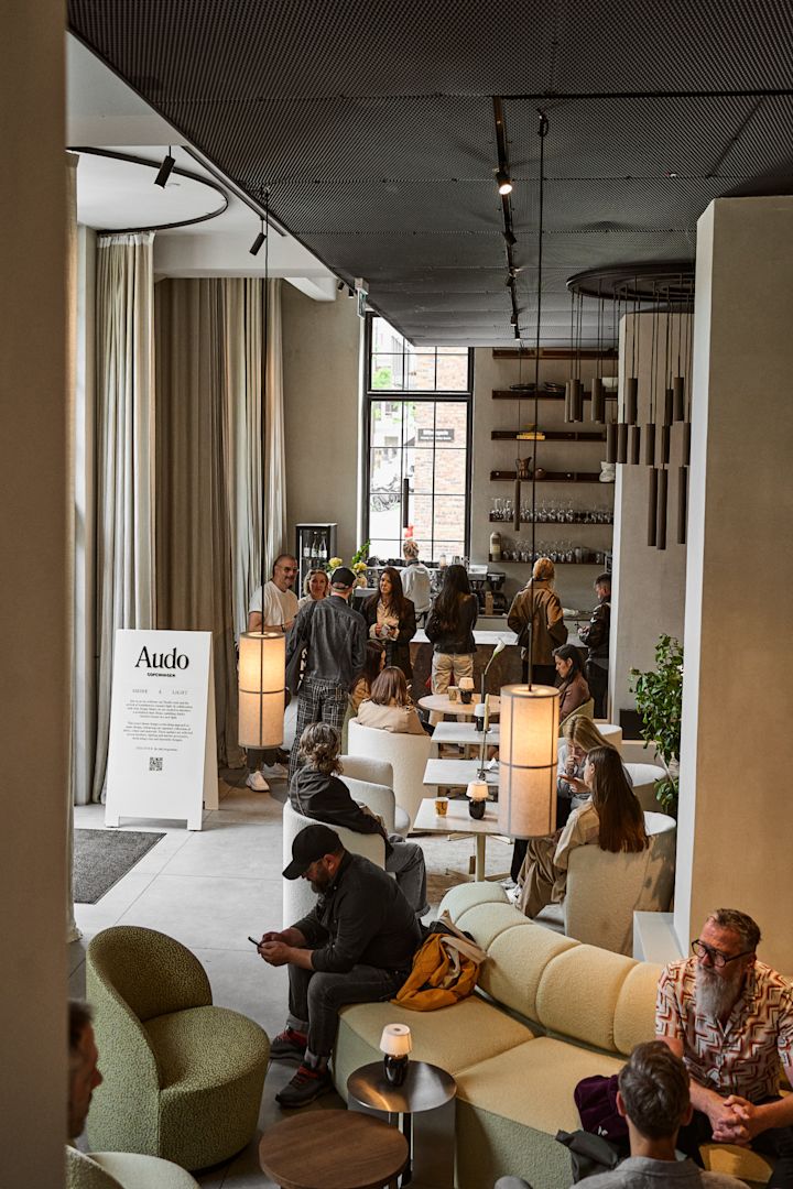El restaurante de Audo House durante 3 Days of Design, repleto de diseño de Audo Copenhague. Es el lugar perfecto para comer para cualquier amante del diseño en una visita a la ciudad de Copenhague. 