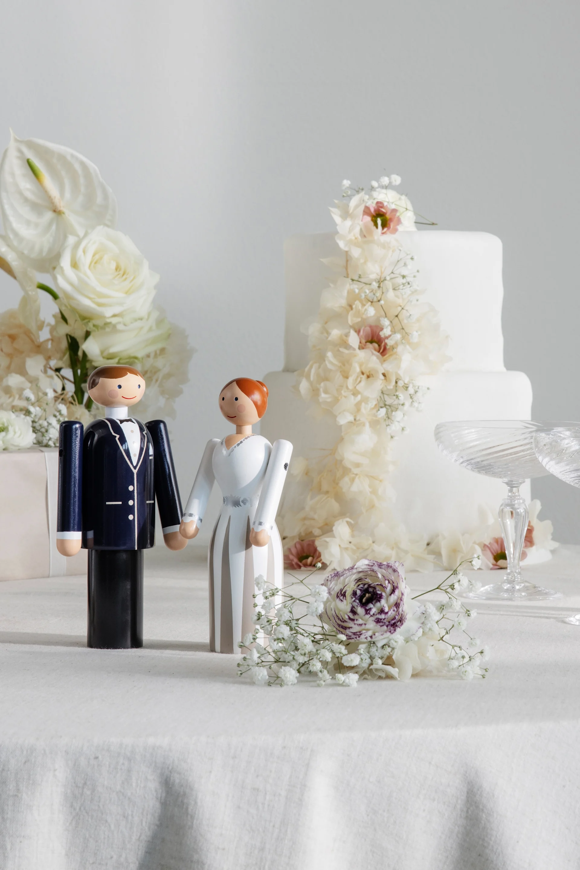 Kay Bojesen Novia y Novio es un clásico elegante y adorable para los novios.