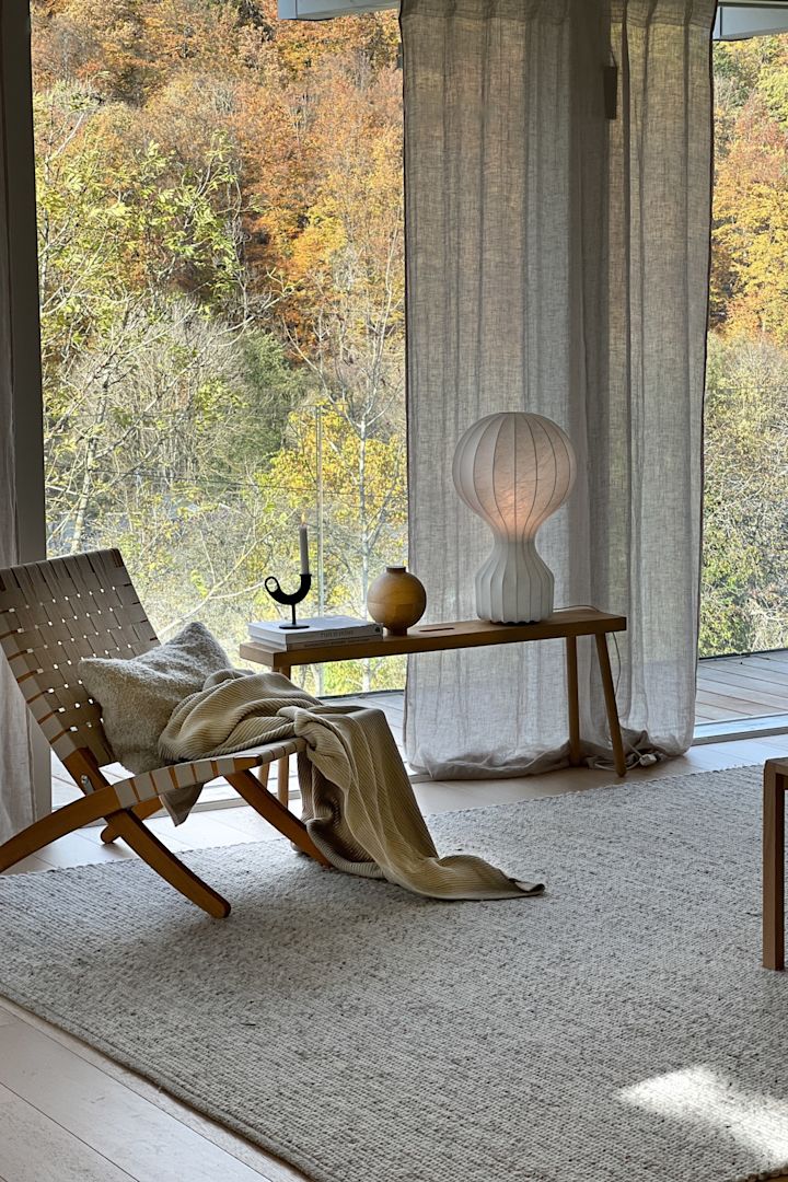 Boho y otros estilos de decoración: aquí puedes ver el salón de estilo escandinavo amueblado en colores vivos de la influencer alemana @zuhauselig.